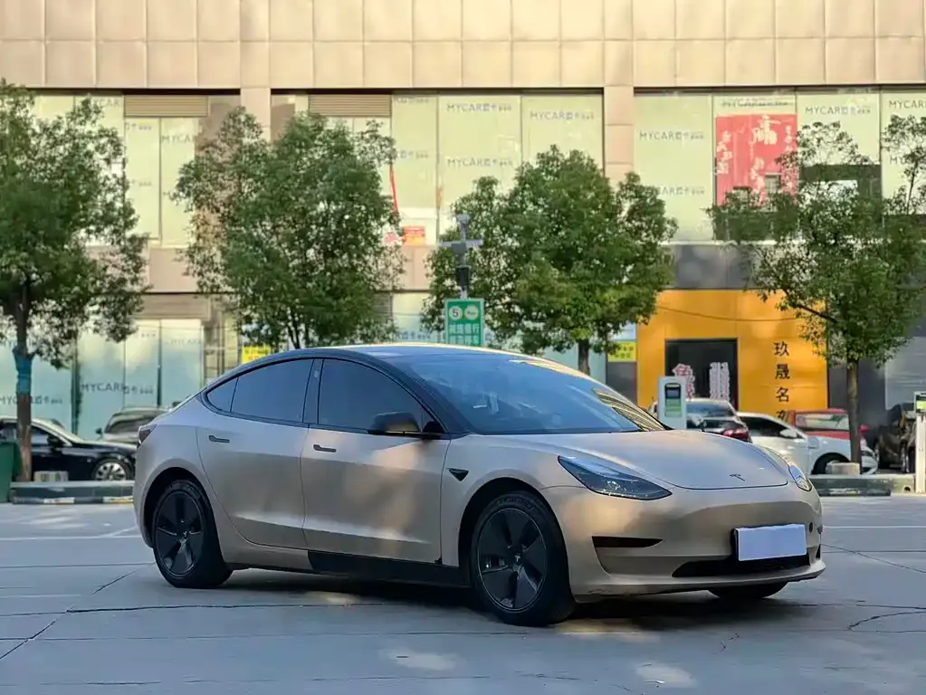 Tesla Model 3 — фото 8