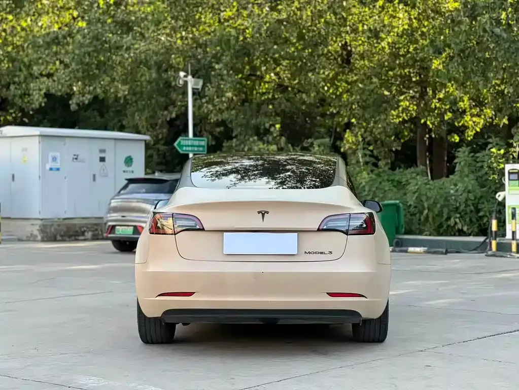 Tesla Model 3 — фото 4