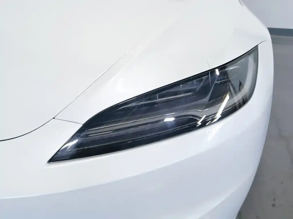Tesla Model 3 — фото 2