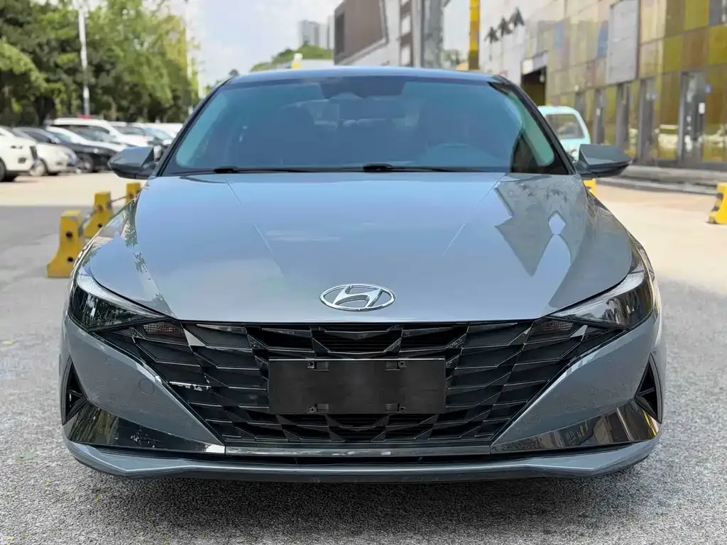 Hyundai Elantra — фото 7