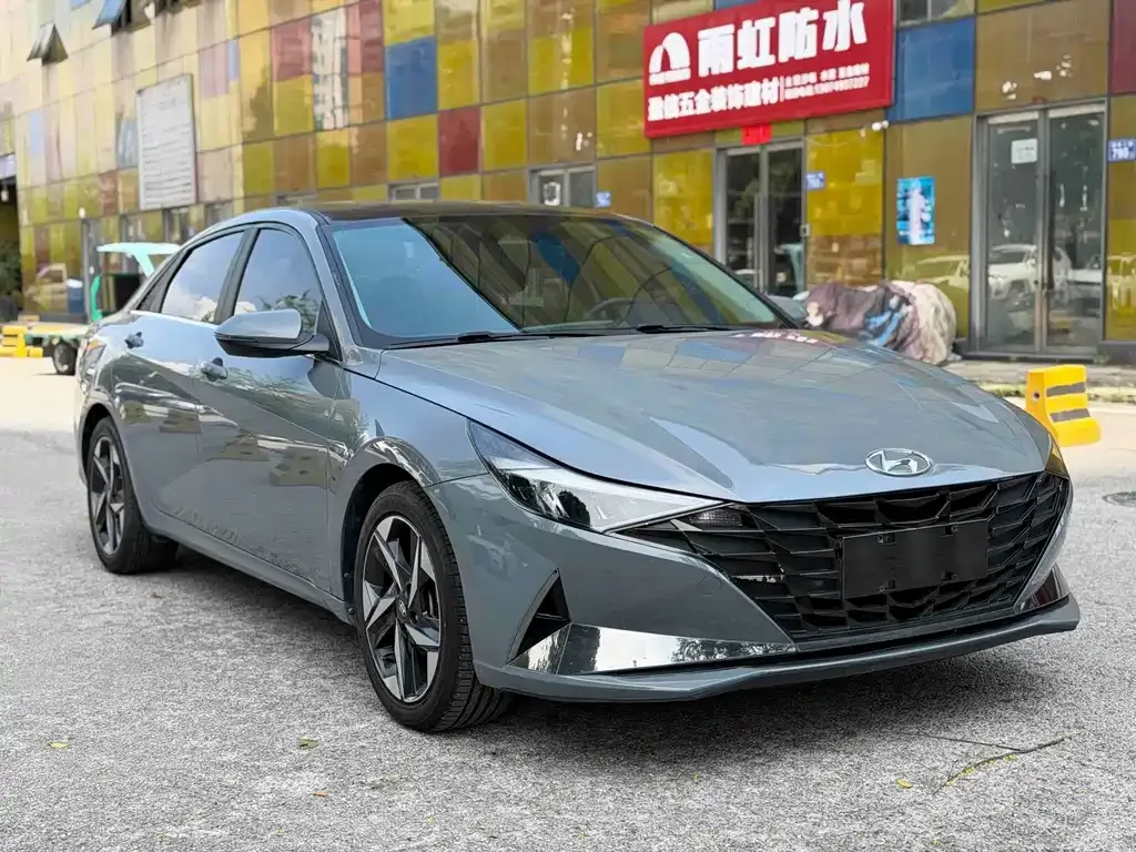 Hyundai Elantra — фото 10