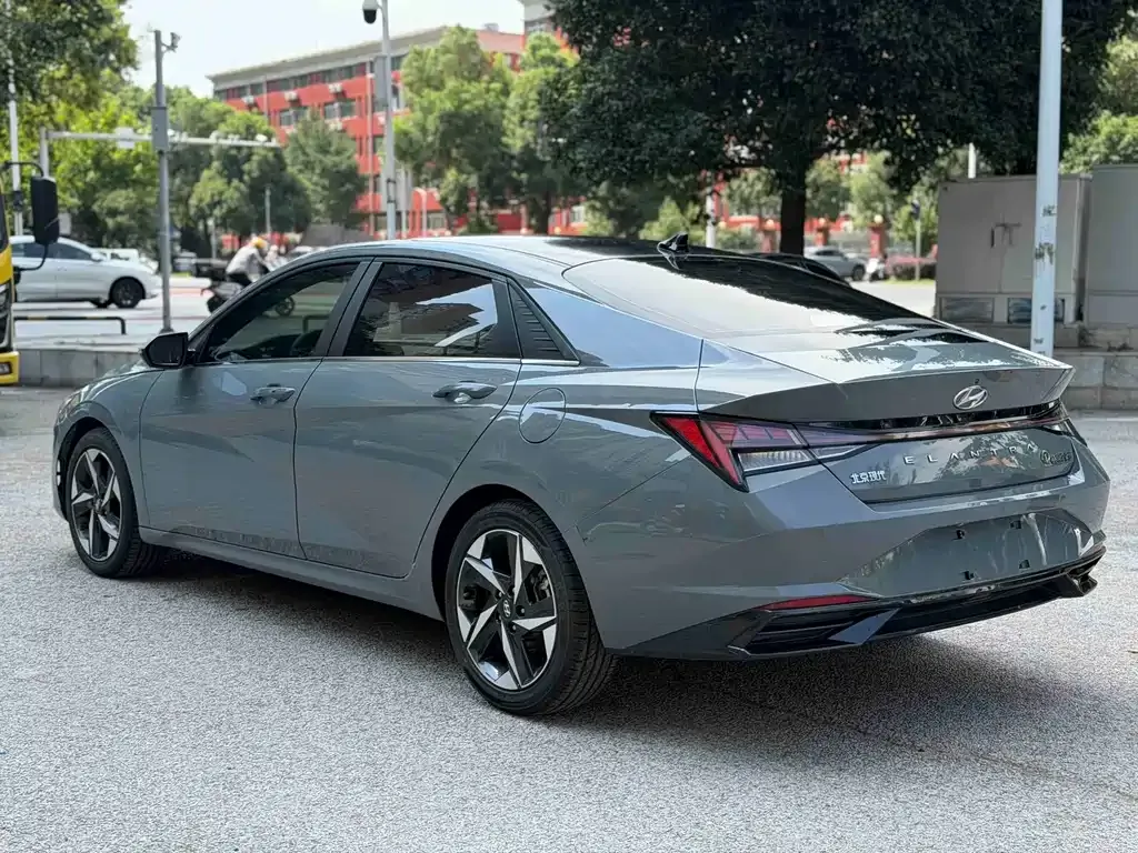 Hyundai Elantra — фото 9