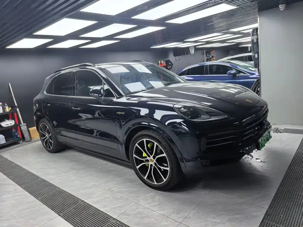 Porsche Cayenne Hybrid — фото 10