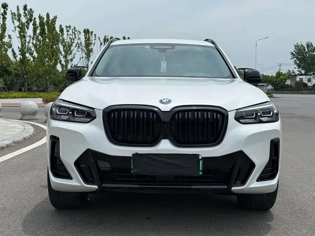 BMW iX3 — фото 9