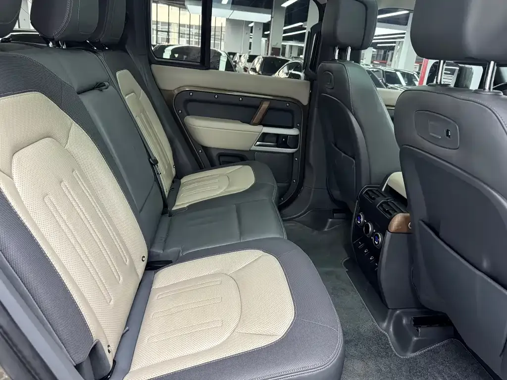 Land Rover Defender — фото 3