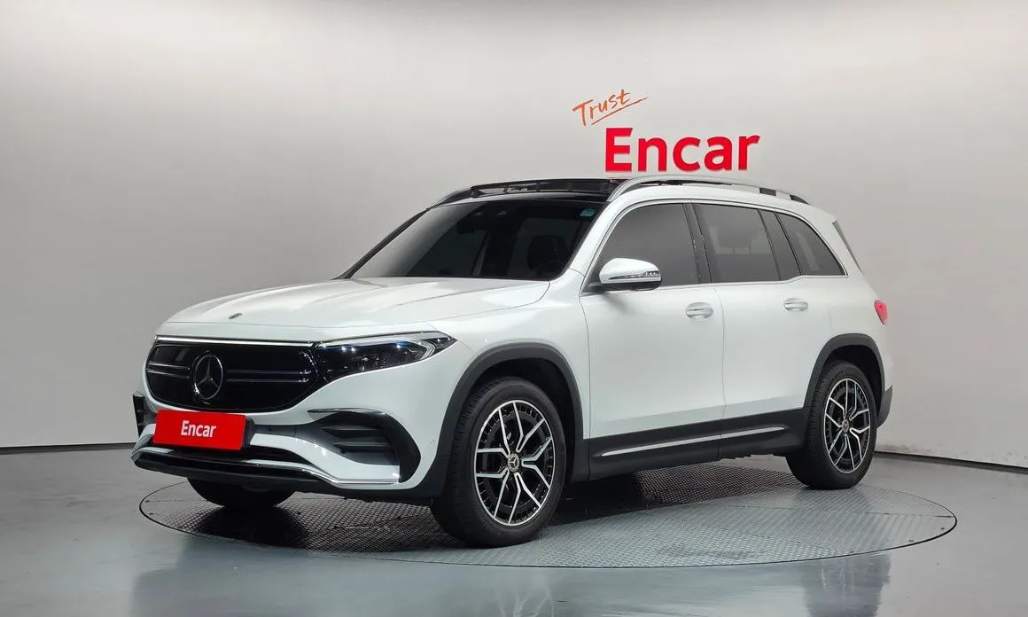 Mercedes-Benz EQB — фото 1