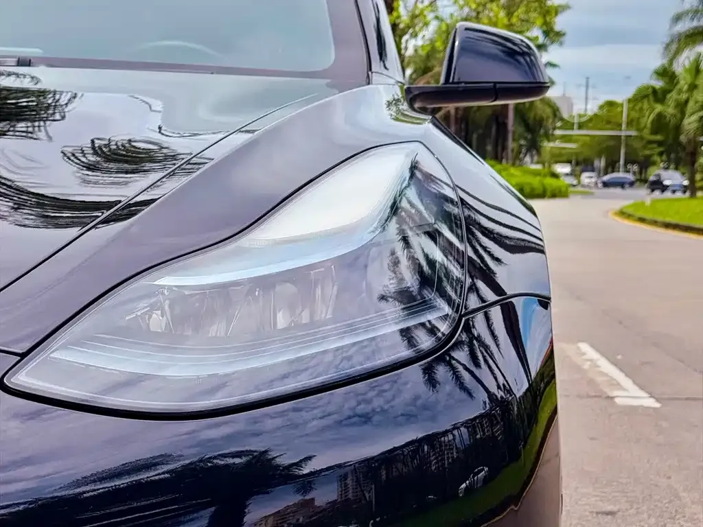 Tesla Model 3 — фото 5