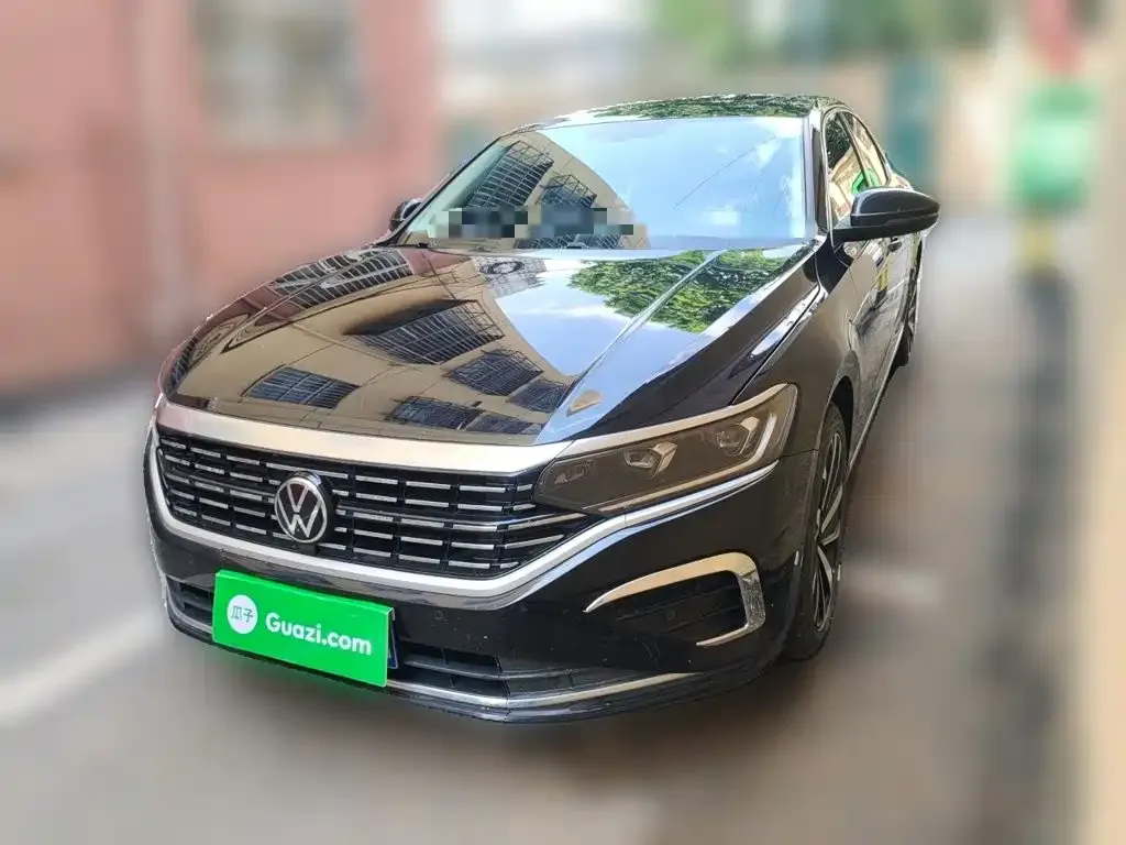 Volkswagen Passat — фото 1