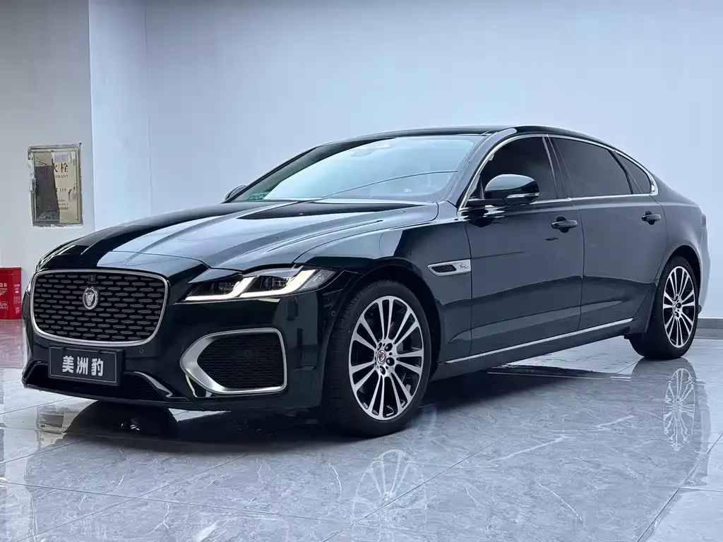 Jaguar XFL — фото 1