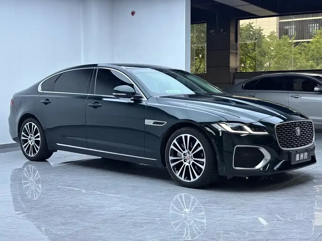Jaguar XFL — фото 10