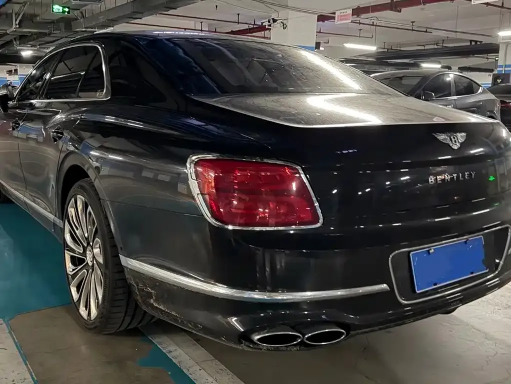 Bentley Flying Spur — фото 6