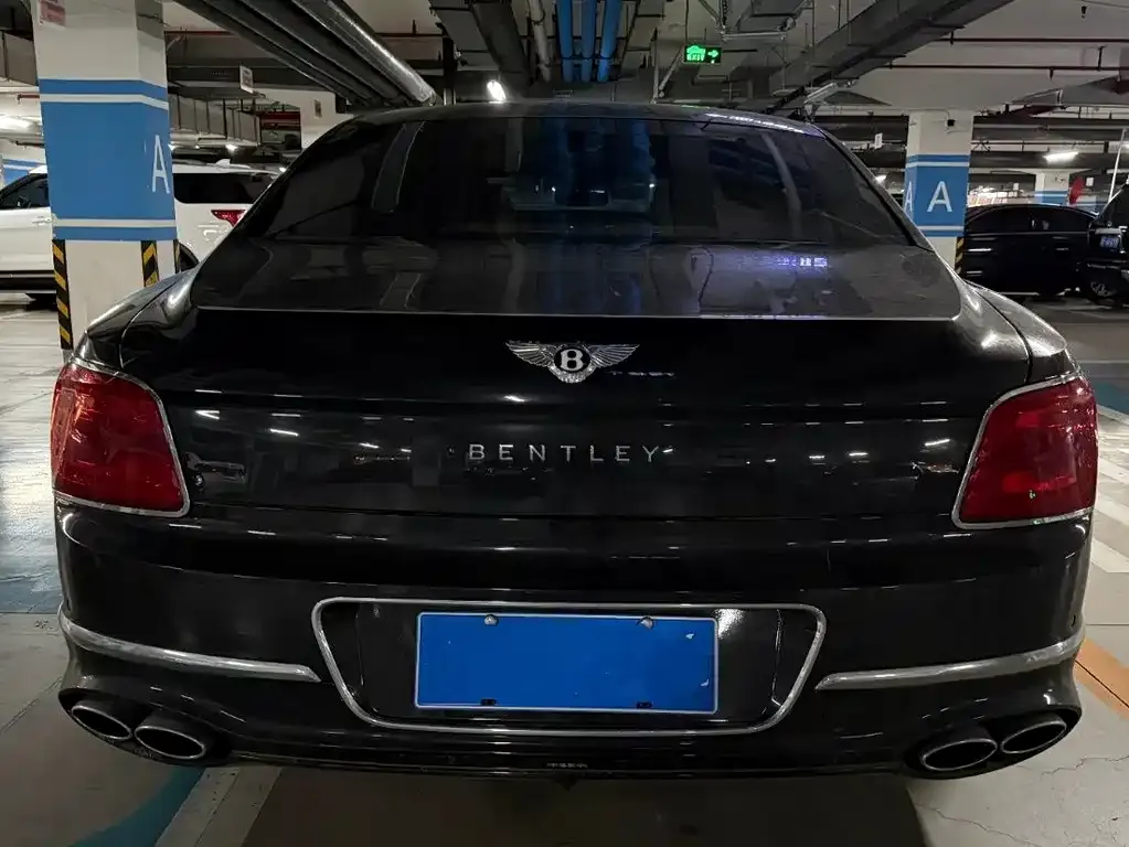 Bentley Flying Spur — фото 5