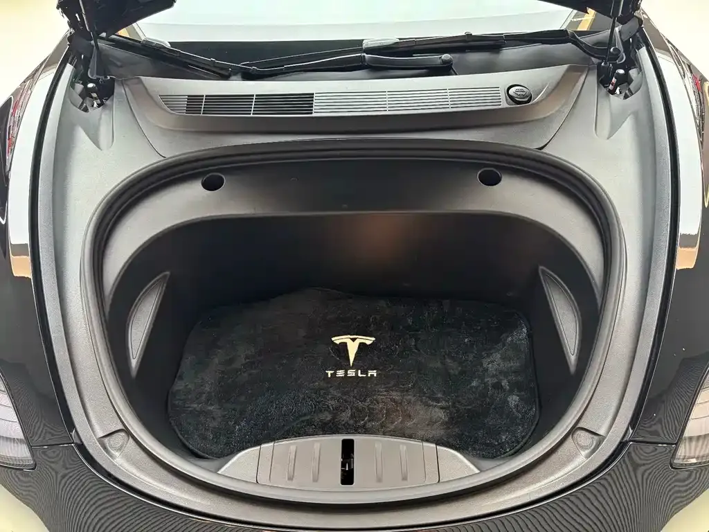 Tesla Model 3 — фото 6