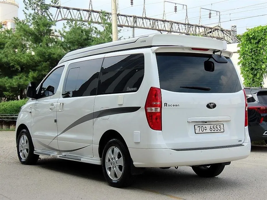 Hyundai Starex — фото 2