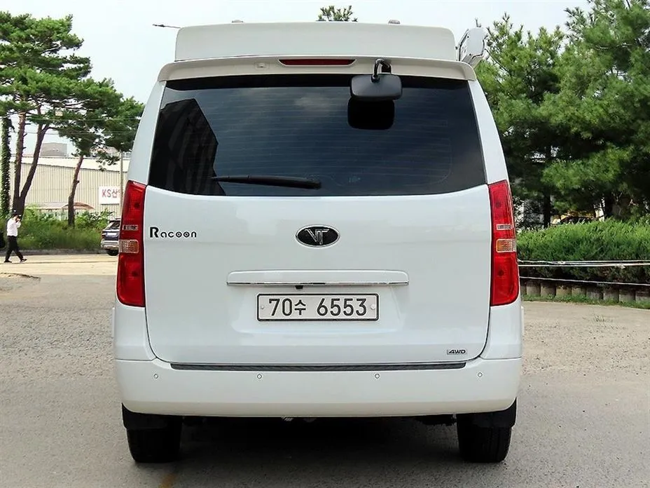Hyundai Starex — фото 7