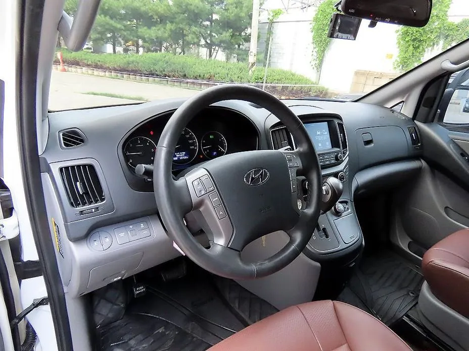 Hyundai Starex — фото 10
