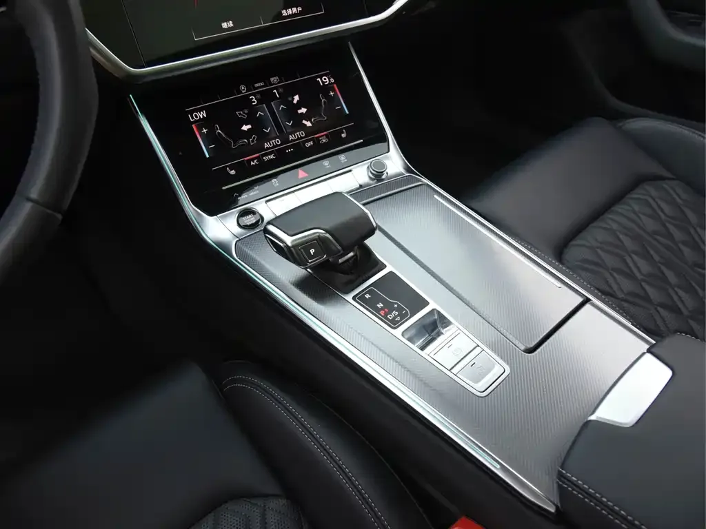 Audi A6L — фото 5