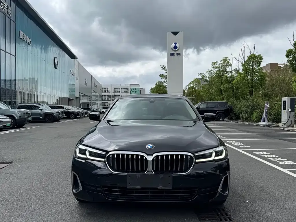 BMW 5 Series — фото 2