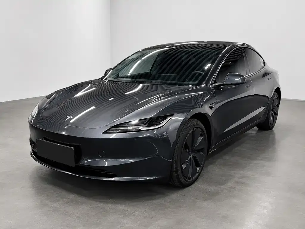 Tesla Model 3 — фото 1