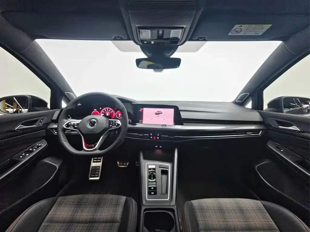 Volkswagen Golf GTI — фото 10