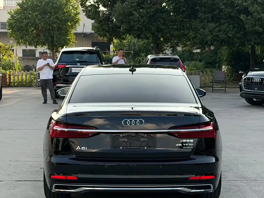 Audi A6L — фото 6