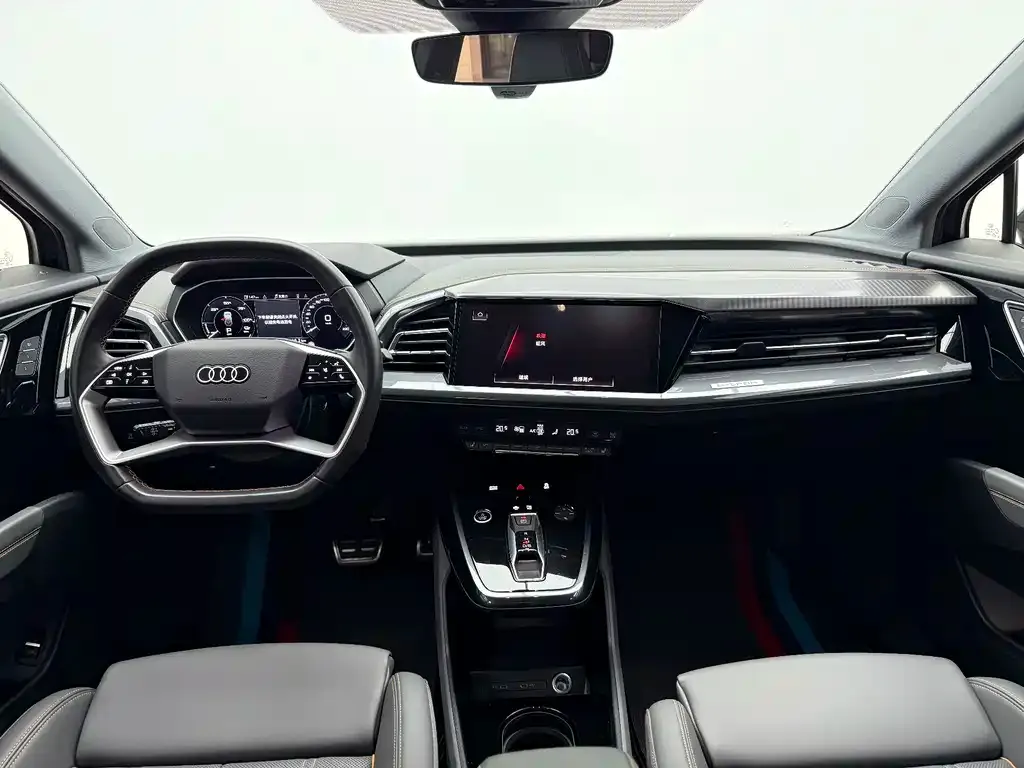 Audi Q4 e-tron — фото 5