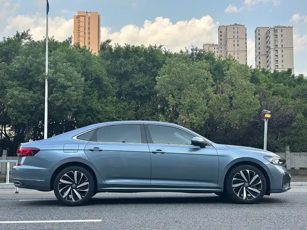 Volkswagen Passat — фото 9