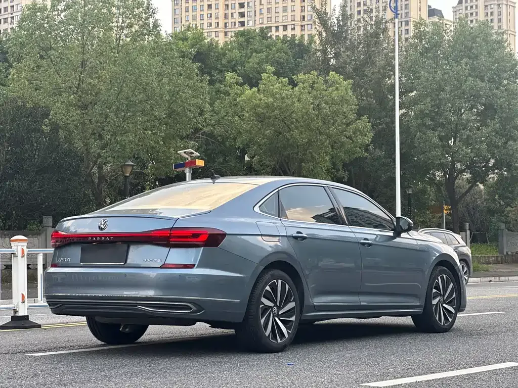 Volkswagen Passat — фото 10