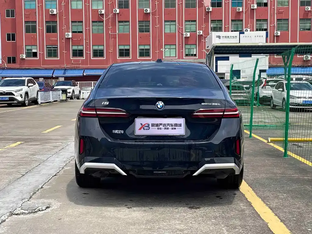 BMW i5 — фото 7
