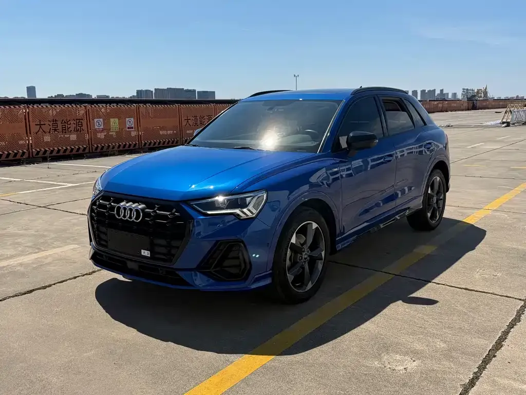 Audi Q3 — фото 1