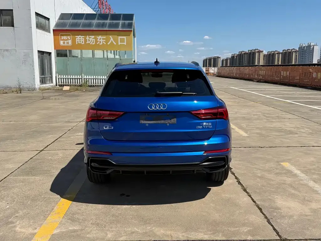 Audi Q3 — фото 10
