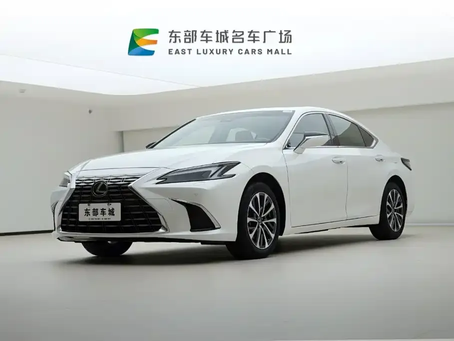 Lexus ES — фото 1