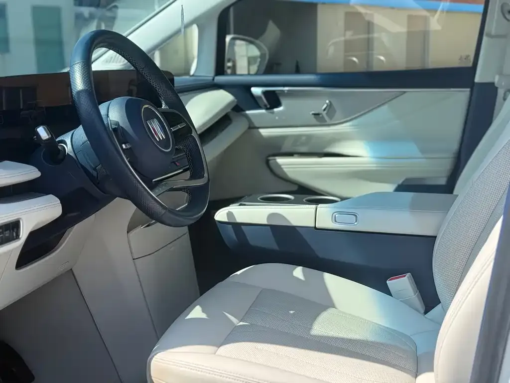 Buick GL8 Hybrid — фото 4