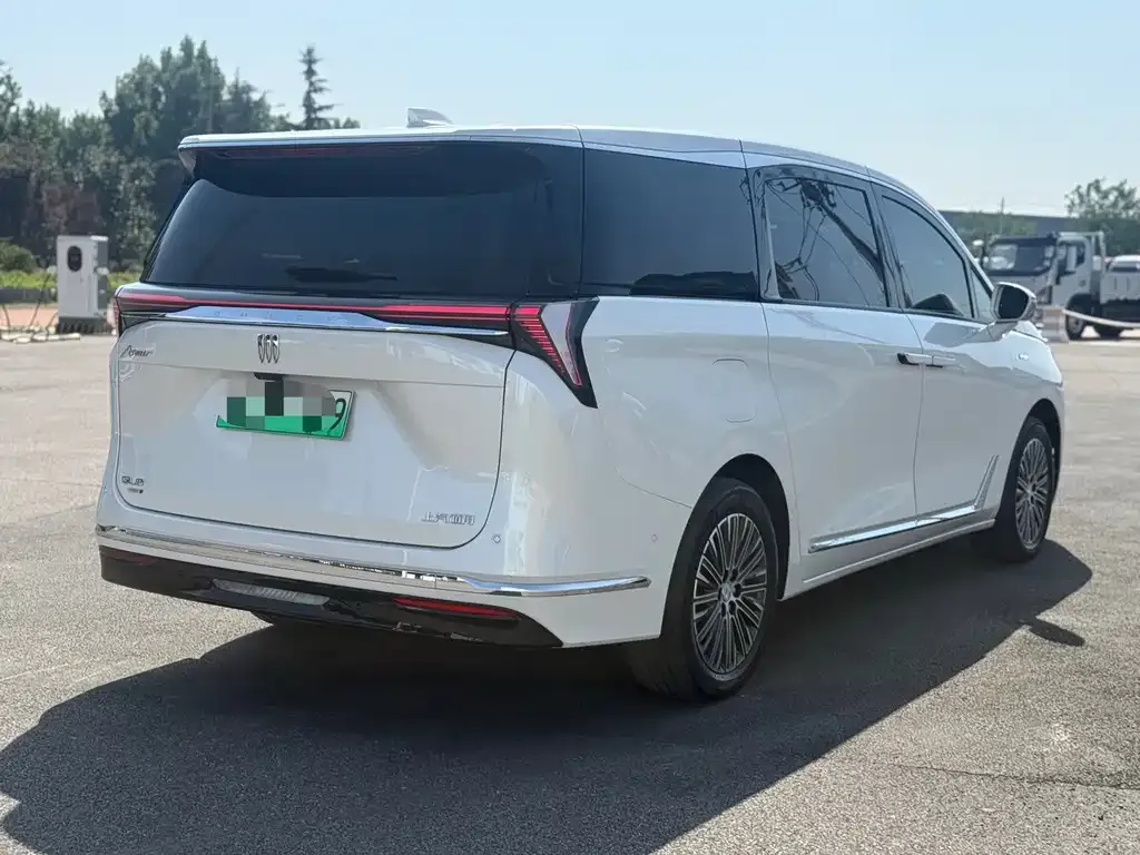 Buick GL8 Hybrid — фото 6