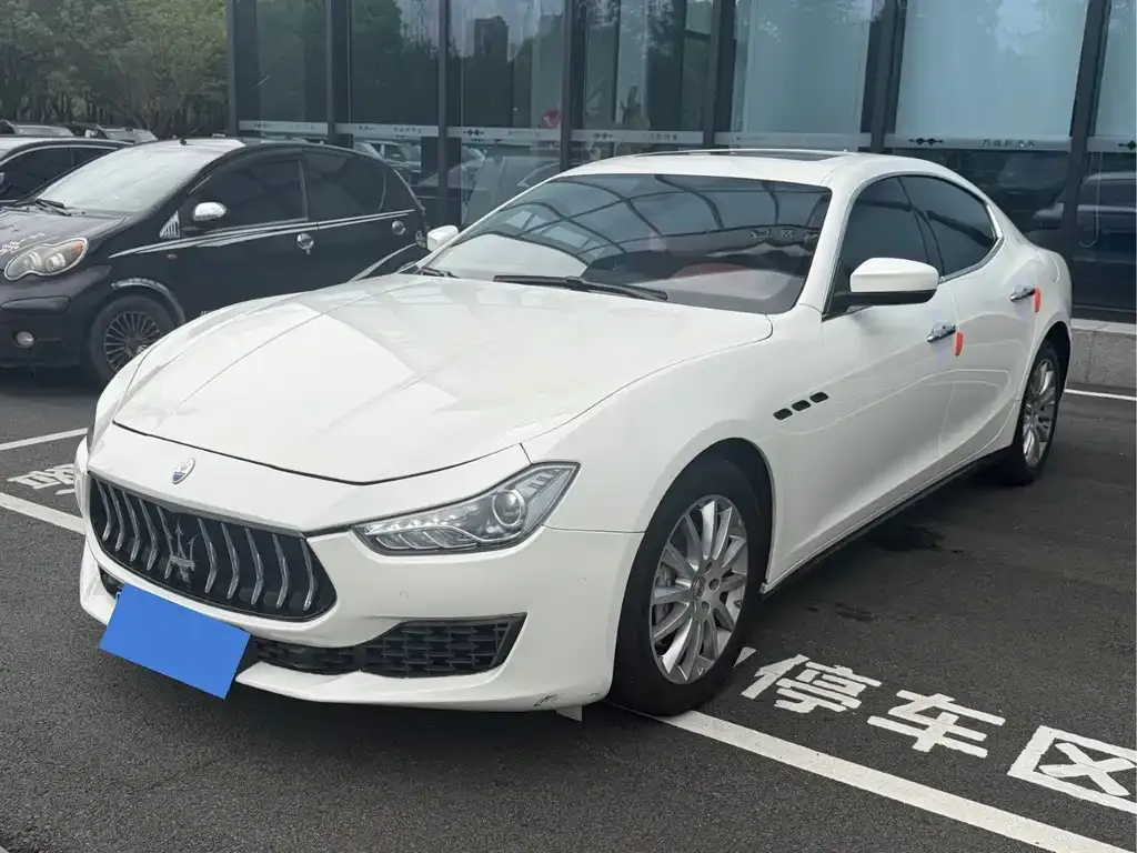 Maserati Ghibli — фото 1