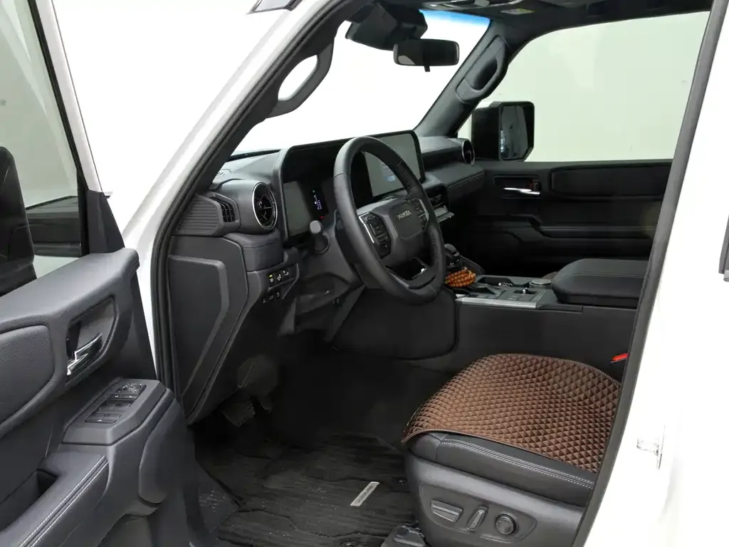 Toyota Prado — фото 10