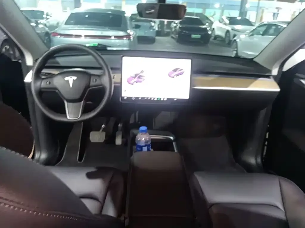 Tesla Model Y — фото 2