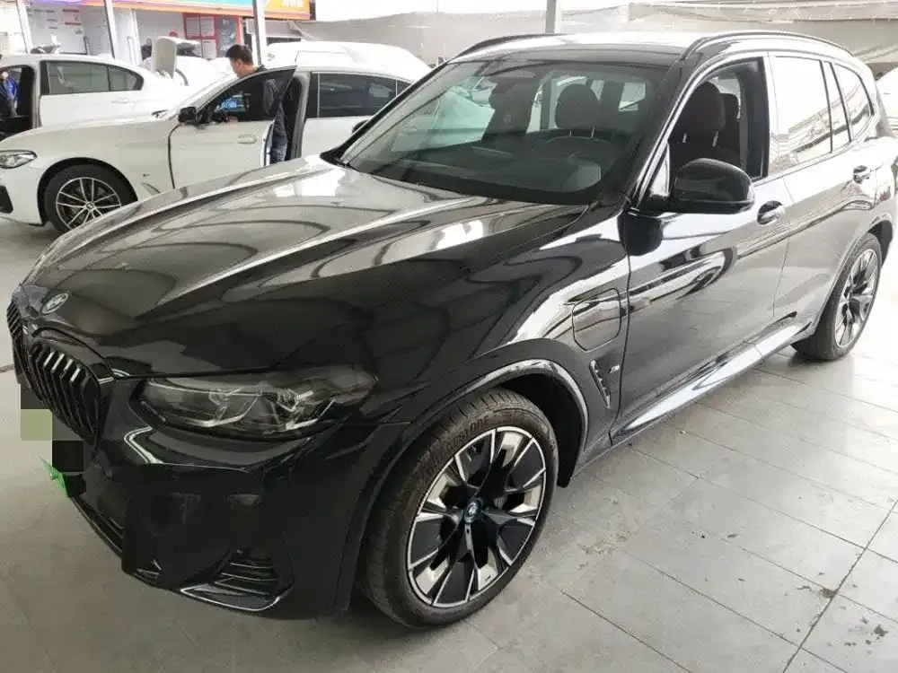 BMW iX3 — фото 1