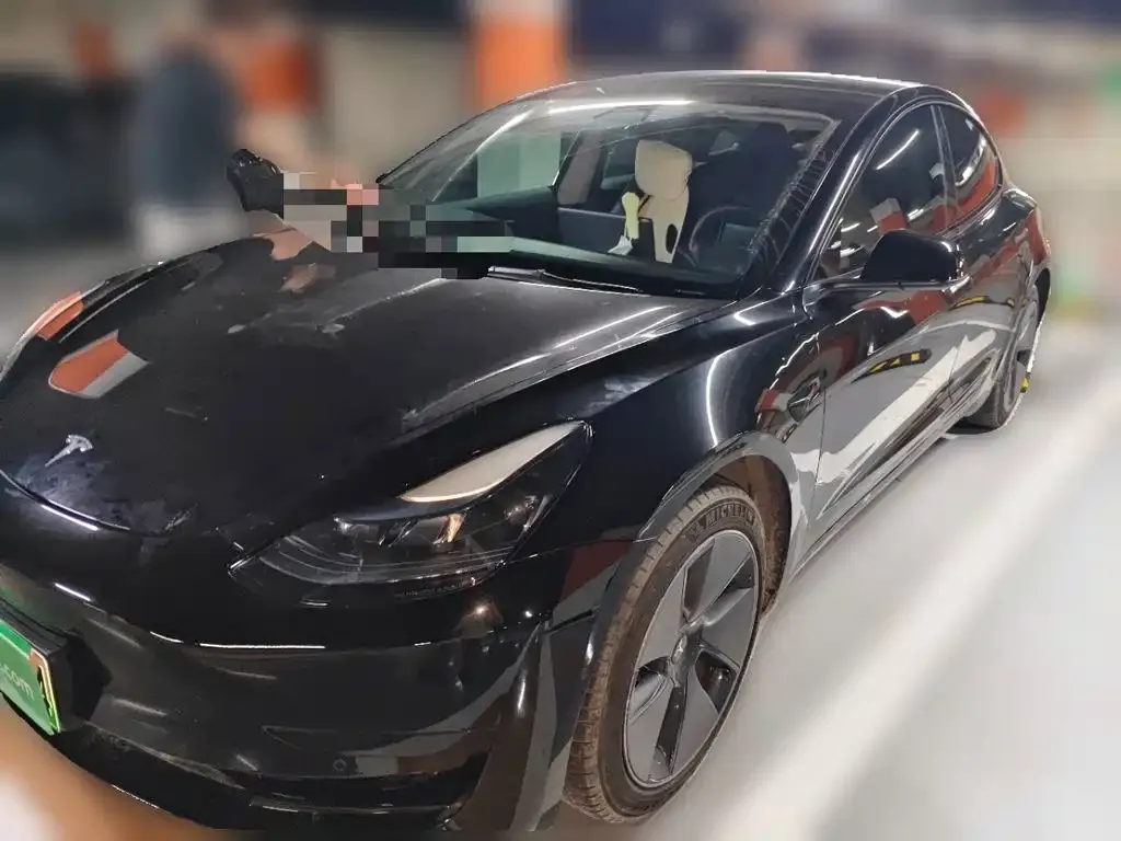Tesla Model 3 — фото 1