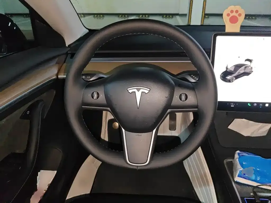 Tesla Model 3 — фото 9