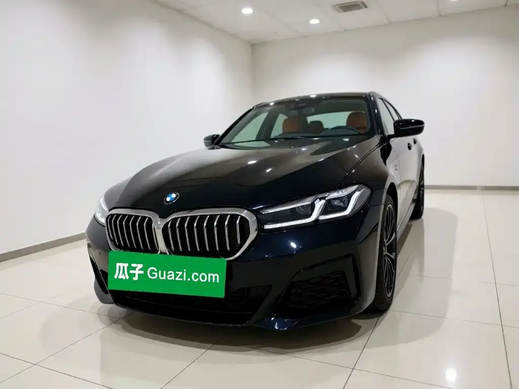 BMW 5 Series — фото 1