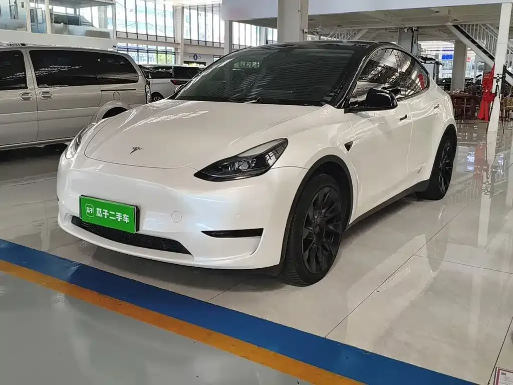 Tesla Model Y — фото 4