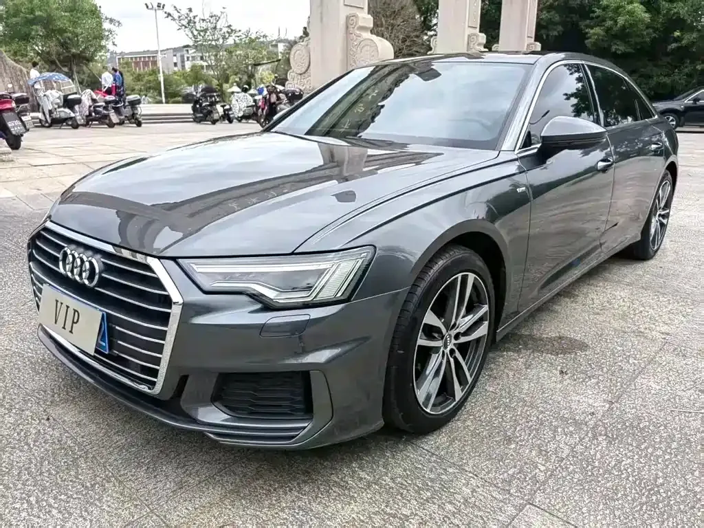 Audi A6L — фото 1