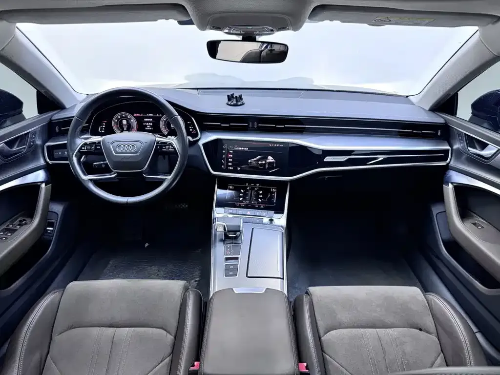 Audi A7L — фото 8