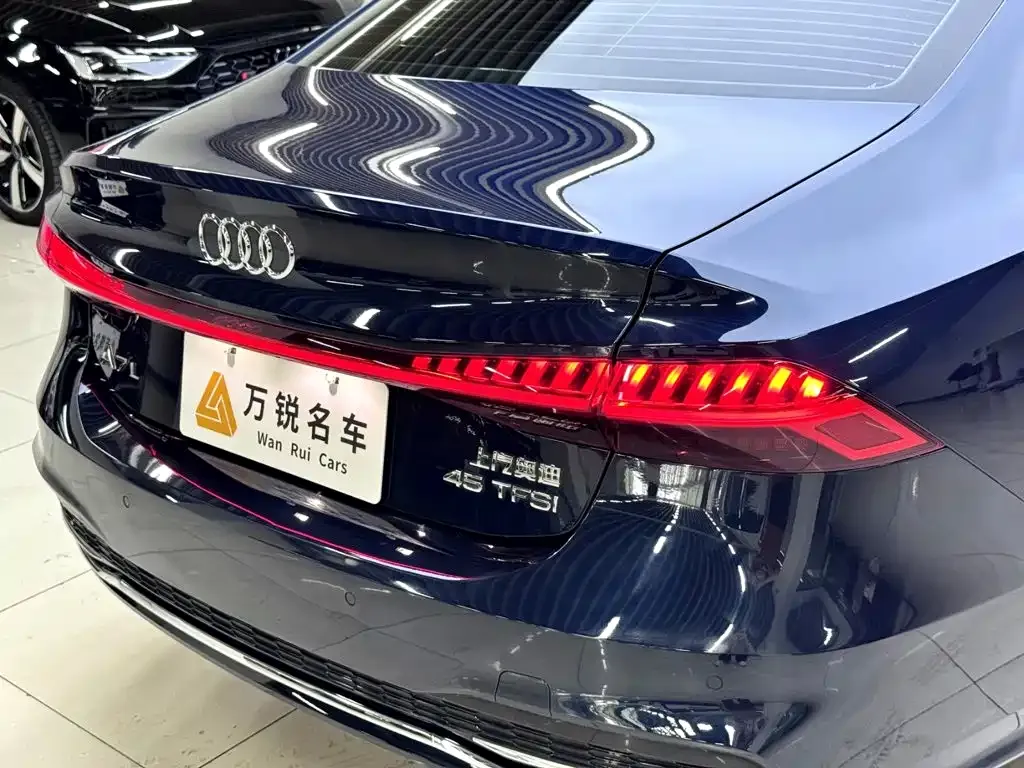 Audi A7L — фото 2