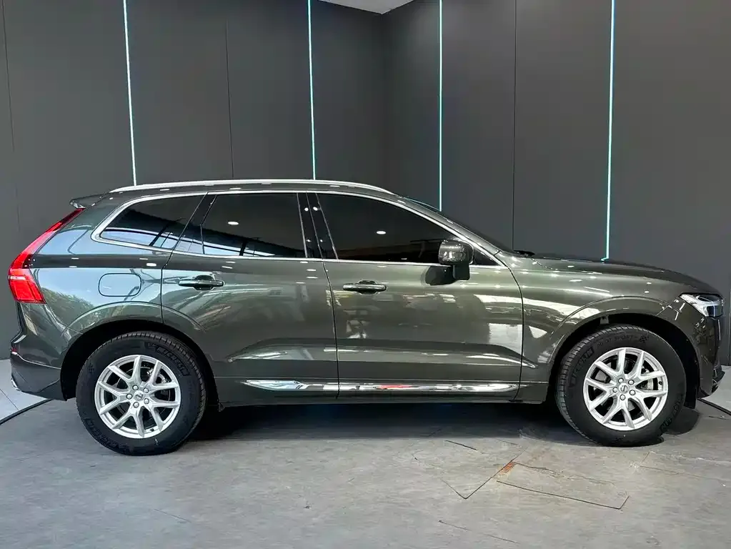 Volvo XC60 — фото 4