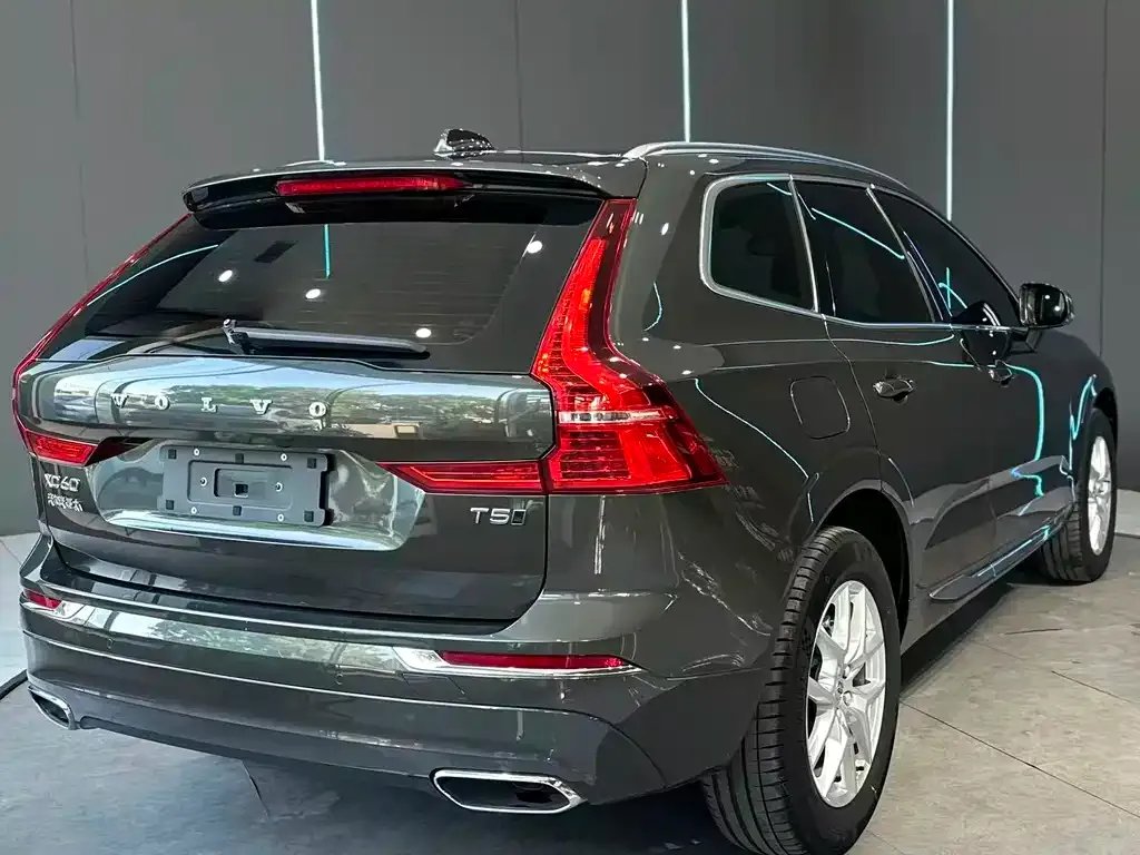Volvo XC60 — фото 7