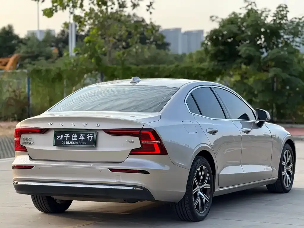 Volvo S60 — фото 2