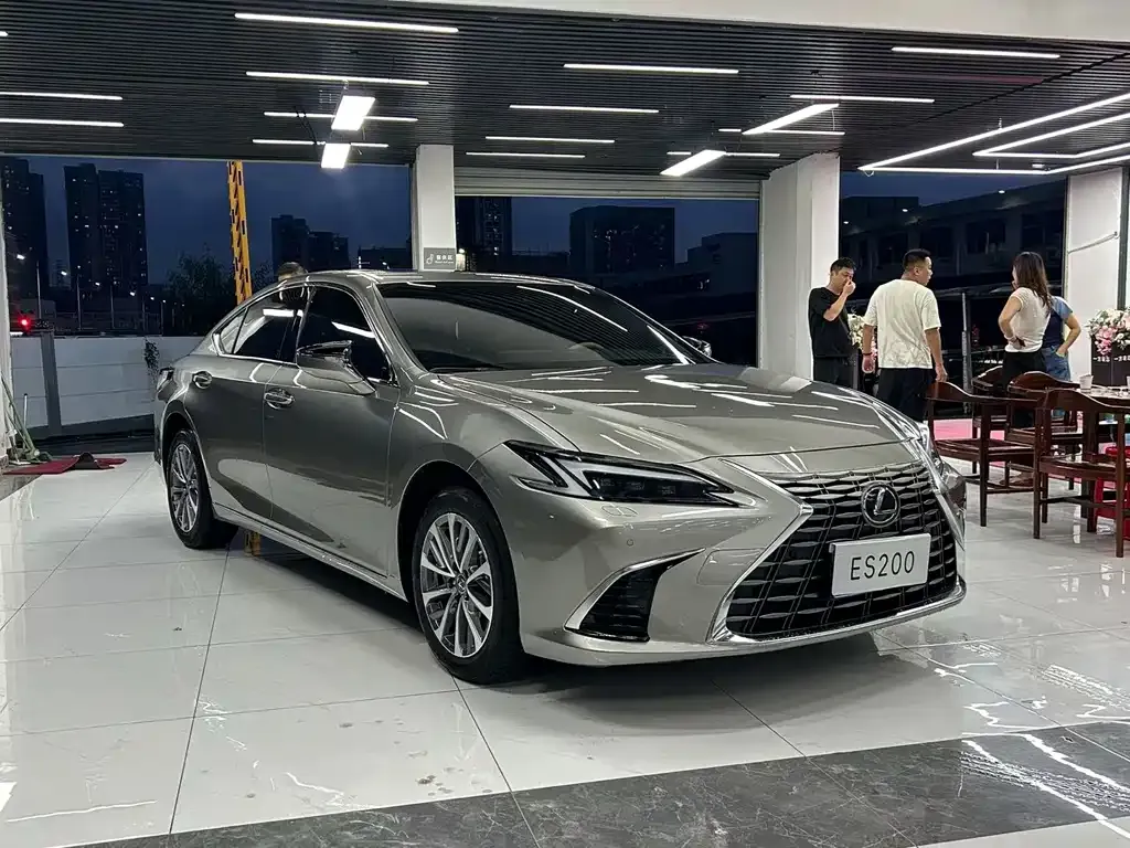 Lexus ES — фото 9