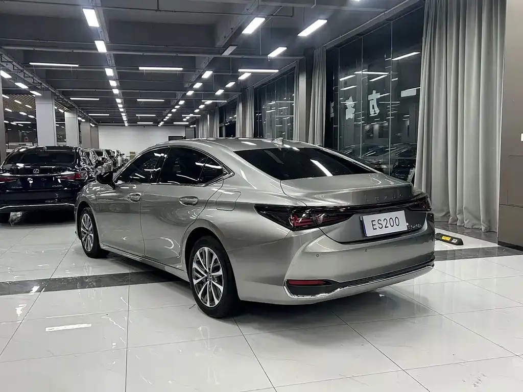 Lexus ES — фото 5
